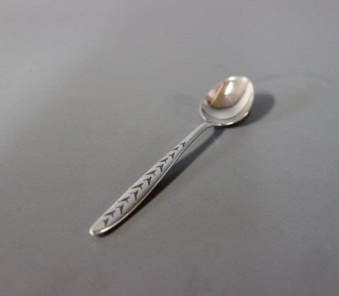 Tea spoon in Regatta, silver plate.
5000m2 showroom.