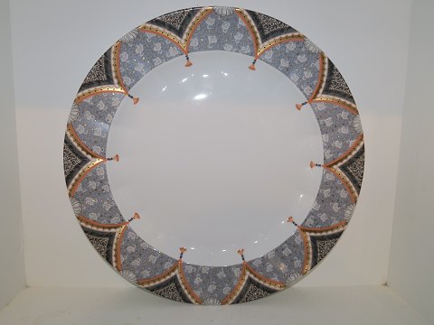 Fairytale
Round platter 33 cm.