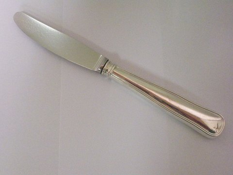 Dobbeltriflet sølv middagsknive 830s