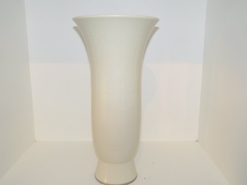 Bing & Grondahl art porcelain
Tall vase from 1915-1948