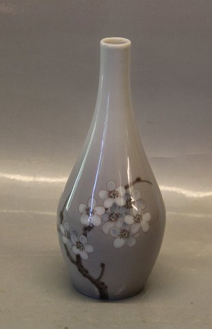 Bing & Grøndahl B&G 126-008 Art Nouveau Vase med blomstergren 17 cm
