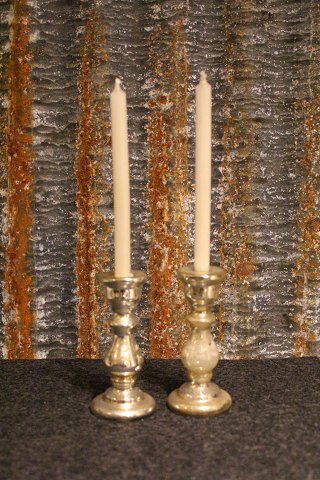 A pair of 1800 Century mini candlesticks in mercury glass with fine old patina. 
Height: 11,5cm.