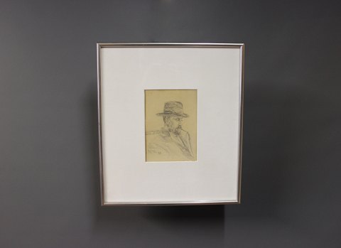 Portrait drawing signed Refsnæs b. 20th of May 1902, RML.
5000m2 showroom.