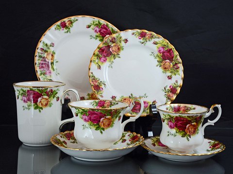 Royal Albert
Old Country Rose Kaffe og spisestel
