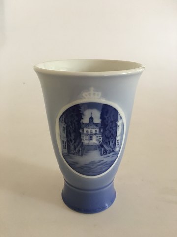 Royal Copenhagen 1937 Rundskuedagen Vase