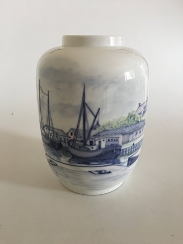 Royal Copenhagen Unika Vase af Lars Swane No C 151