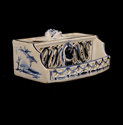 Blue decorated writing set, faience. Antvorskov, 
Denmark, circa 1810. H: 7cm. L: 20cm