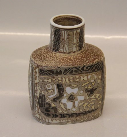 Aluminia Baca kunstfajance 719-3207 Brun Vase  13.5 cm Nils Thorson Baca 1972
