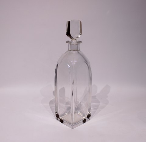 Simpel Orrefors glass decanter in great vintage condition.
5000m2 showroom.