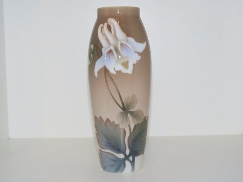 Bing & Grondahl, 
Rare brown Art Nouveau vase from 1902-1914 -artist signed