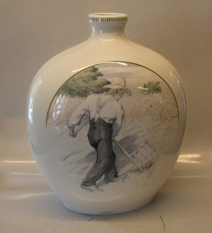 Kongelig Dansk 1458-11790 Unika Vase 40 x 34 cm Høsten Signeret GR Gotfred Rode 
AD XII (1912)