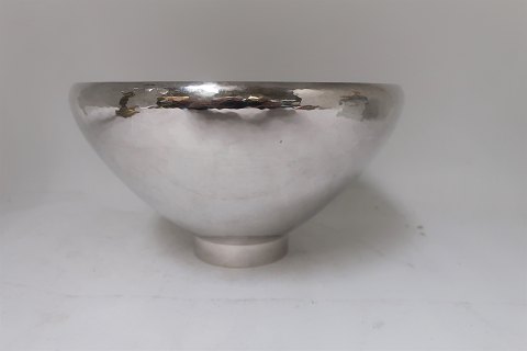 Georg Jensen
Design : Georg Jensen
Skål 484B
Sterling (925)
