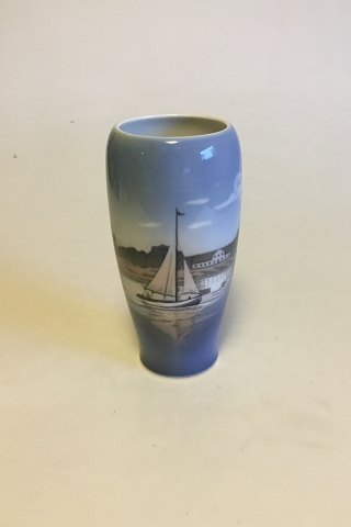 Royal Copenhagen Vase med sejlskib No 4468