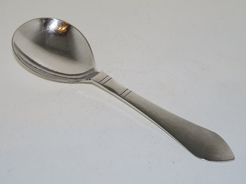 Georg Jensen Antik
Serveringsske 18,3 cm.