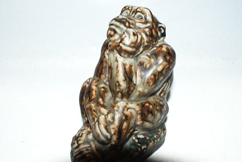 Royal Copenhagen Stoneware Figure, sitting monkey
design Knud Kyhn.
Dek. nr.21411
