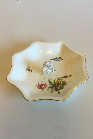 Bing 6 Grondahl Saxon Flower, Handpaintet Angular Dish