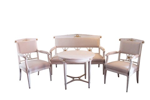Gustavian set consisting of sofa, side table, two armchairs and two dining 
chairs, decorated with bronze ornaments, 1840.
5000m2 showroom.
