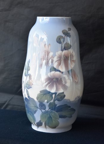 Royal Copenhagen
Vase nr. 2549/1148, hvide blomster