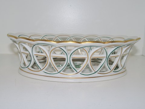 Herend Hungary
Fruit basket with pierced border