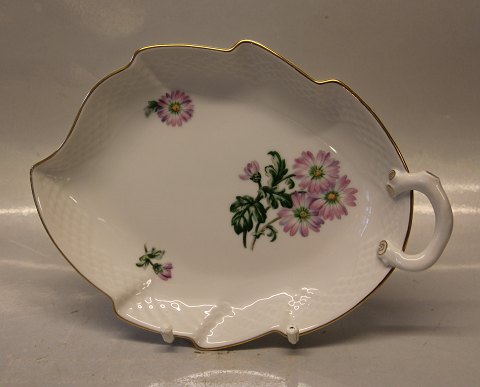 Chrysantemum Bing and Grondahl 199 Leaf shaped dish, (large) 25 cm (357)
