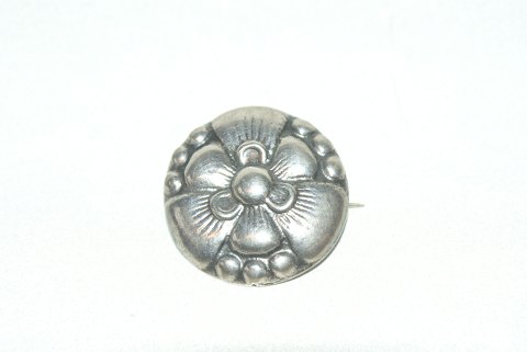 Elegant Brooch in silver