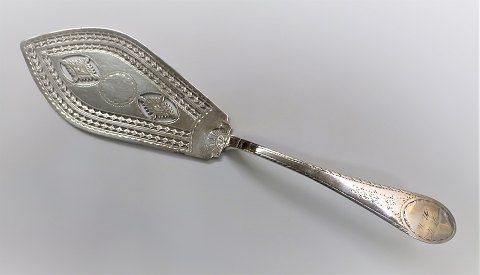 Andreas Holm, København. Empire Fiskespade sølv (830). Stemplet AH89. Længde 32 
cm. Produceret 1789.
