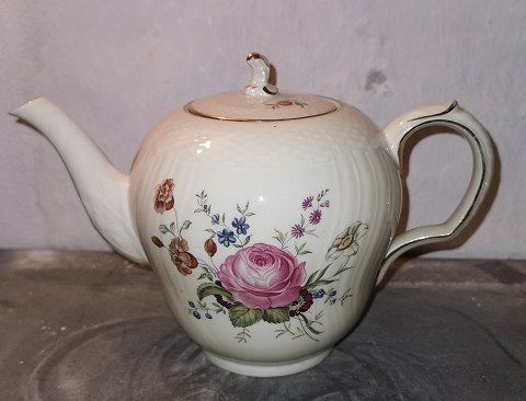 Royal Copenhagen Frijsenborg teapot