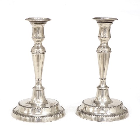 Magnus Dahlgren, Copenhagen: A pair of pewter 
candle sticks circa 1795. H: 22cm