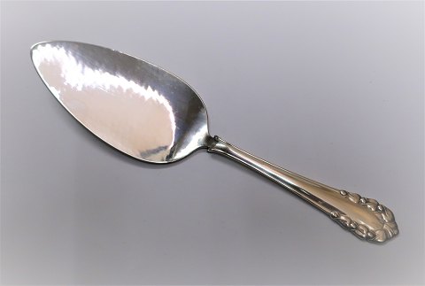 Georg Jensen. Silver cutlery (830). Lily of the valley. Cake server. Length 23 
cm.