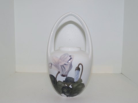 Royal Copenhagen
Art Nouveau vase  med hank fra 1898-1923