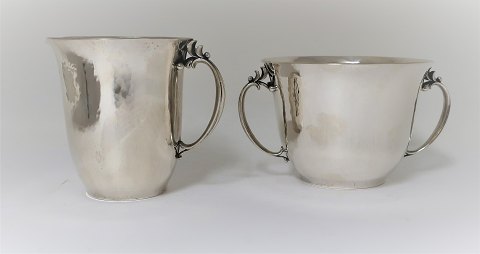 Georg Jensen. Sterling (925). Zucker & Sahnekännchen. Design Harald Nielsen. 
Modell 456. Hergestellt von 1933 bis 1945.