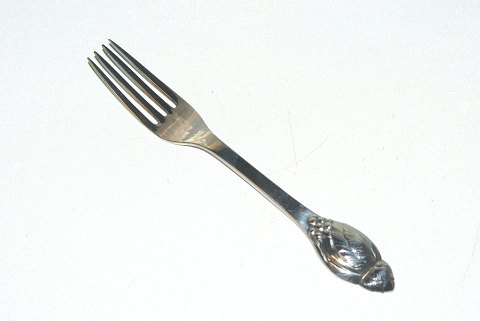 Evald Nielsen Nr. 6 frokostgaffel
Dansk Sølv bestik
Længde 17,5 cm.
web 7641