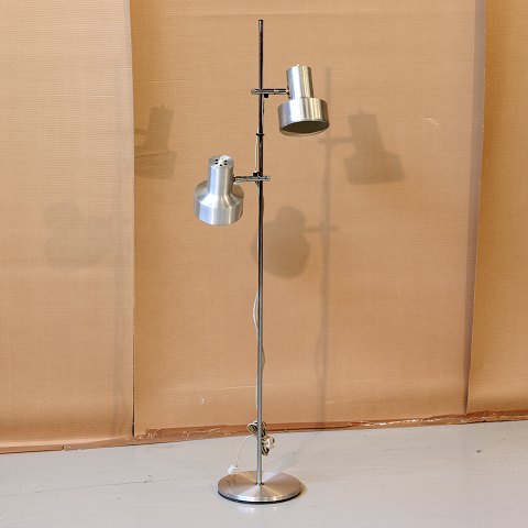 Standerlampe i aluminium
 - Kr. 750,-
