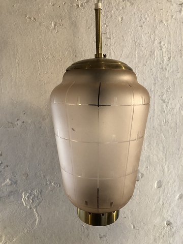 Glaslampe mit Messingbefestigung
*600DKK