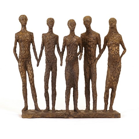 Hanne Varming, 1939-, Bronzenfigur "Familie". 
Signiert. H: 37cm. B: 42cm