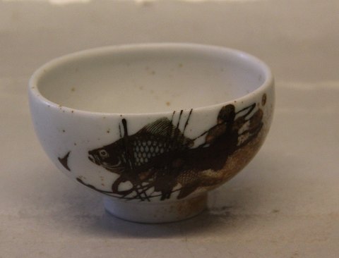 Royal Copenhagen Art Pottery 1043-5117 Diana Bowl with fish 5 x 8.8 cm Nils 
Thorsson
