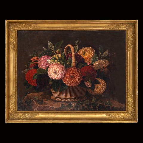 Ubekendt kunstner: Blomstermaleri med motiv i form 
af georginer i kurv flankeret af bladværk med 
sommerfugl. Olie  på lærred. Danmark ca. år 1840
Lysmål: 42x56cm. Med ramme: 53x67cm