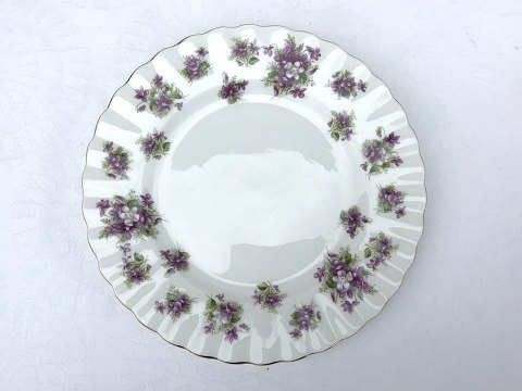 Royal Albert
Sweet violets
Kagetallerken
*50kr