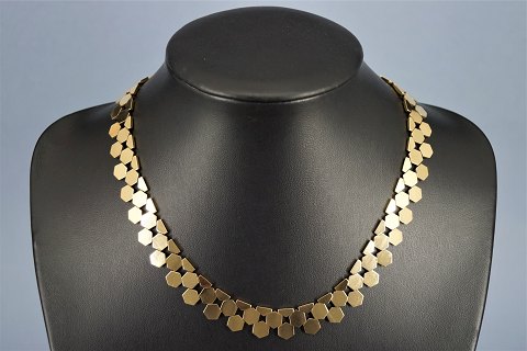 Johannes Kahn; A necklace of 14k gold