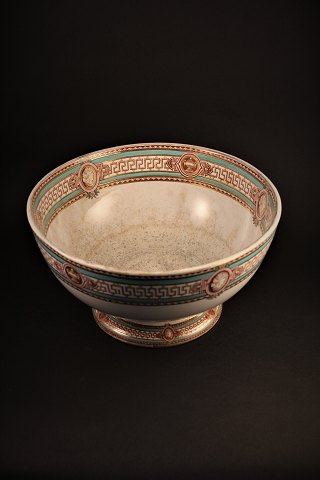 Beautiful old Swedish faience bowl from Gustafsberg.
H:16cm. Dia.:30cm.