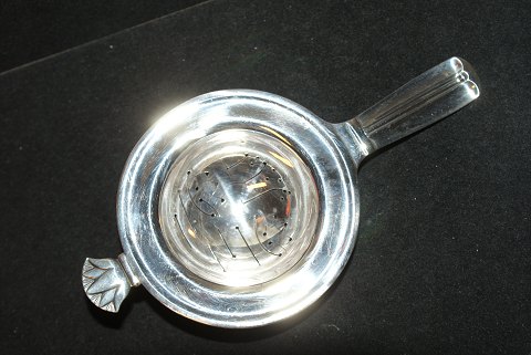 Tesi  Lotus SølvW & S SørensenLængde 13,5 cm.Diameter 7 cm.SOLGT