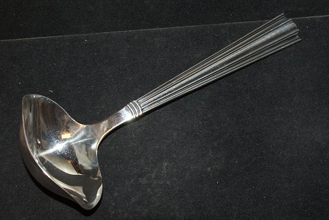 Sauce Ladle Margit Silver
The crown of silver
Length 17 cm.