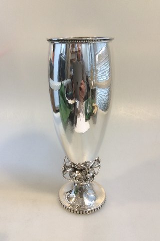 Georg Jensen Sterling Sølv Vase med ornamentik No 301 A