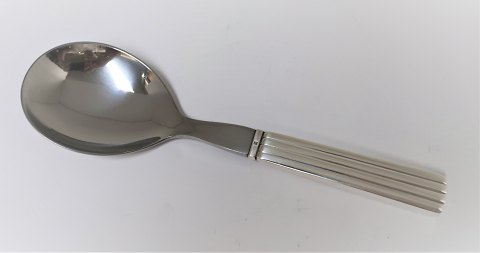 Georg Jensen. Bernadotte. Sterling (925). Serving spoon with steel. Length 19,5 
cm. Produced 1933-1945
