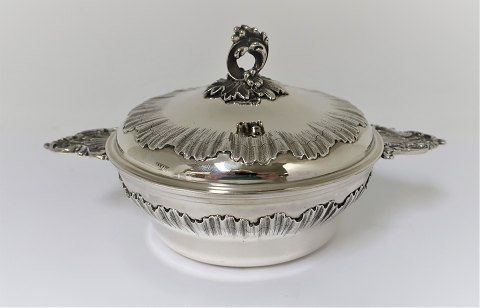 Michelsen. Small round lid dish. Sterling (925). Diameter 12.5 cm. Produced 
1899.