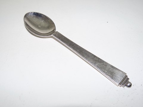 Georg Jensen Pyramid silver plate
Tea spoon 11.9 cm.