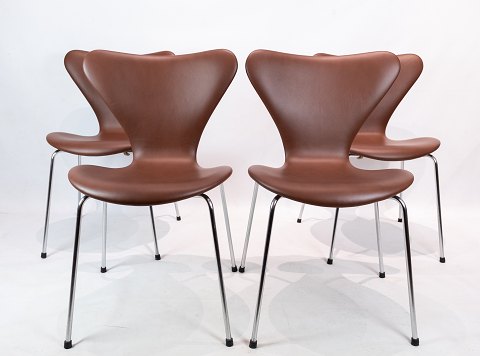 Et Sæt af 4 Syver Stole - Model 3107 - Nøddebrunt Elegance Læder - Arne Jacobsen 
- Fritz Hansen - 1967