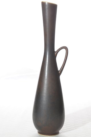 VASE FRA 1950ERNE CARL-HARRY  STÅLHANE
FOR RÖRSTRAND
BRUN GLASUR PÅ
STENTØJ