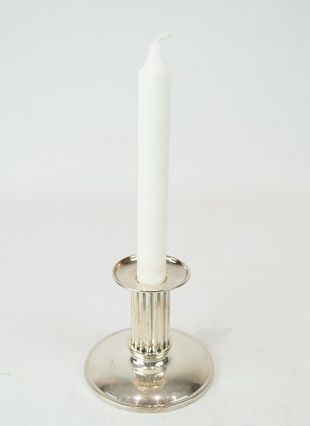 Low silvered candlestick, in great used condition from the 1920s.
5000m2 showroom.
