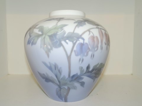 Royal Copenhagen
Art Nouveau vase  with fuchsia from 1898-1923